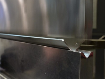  Jakie są kluczowe parametry wpływające na jakość gięcia blach?